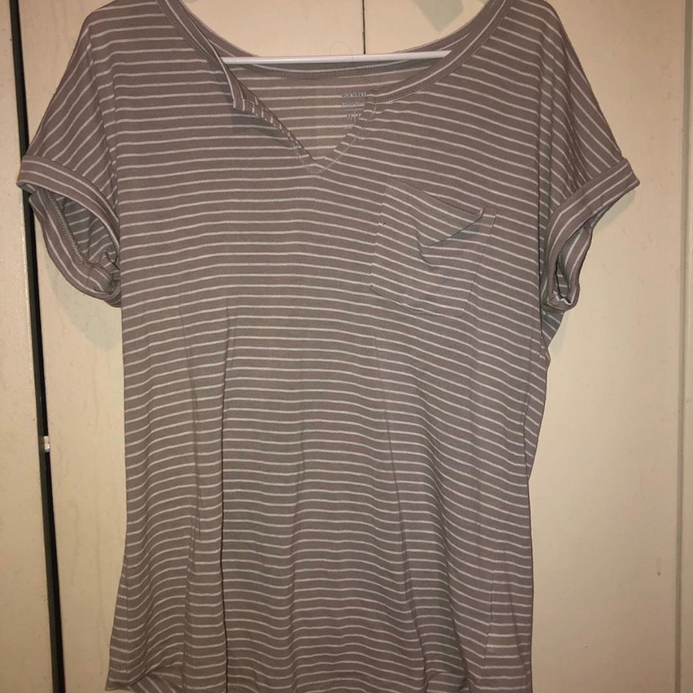 Old navy tee